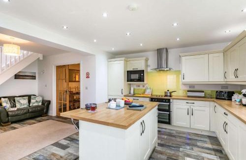 Langtoft House | Comfortable 3-Bed Retreat in Bridlington, Family & Pet-Friendly