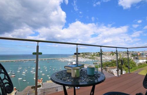 Brixham House | Family-Friendly 3-Bed Retreat in Brixham