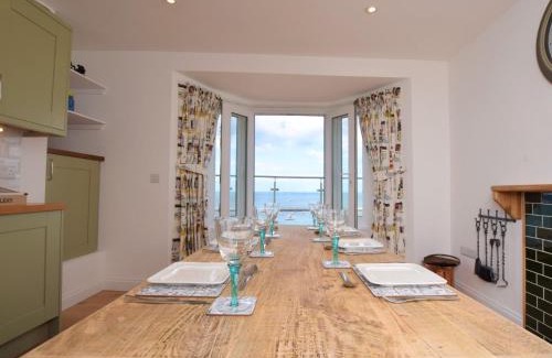 Brixham House | Family-Friendly 3-Bed Retreat in Brixham