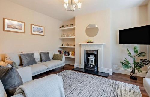 New Forest District House | Cozy 3-Bed Retreat in Brockenhurst - Child Friendly!