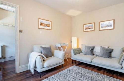 New Forest District House | Cozy 3-Bed Retreat in Brockenhurst - Child Friendly!