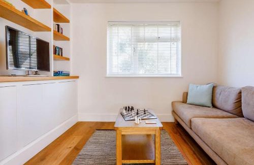 Bude House | Convenient 3-Bed Family Retreat in Bude with Amenities