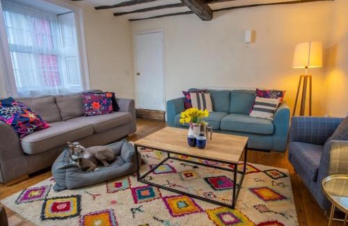 Docking House | Cozy Family Retreat: 3 Bed Docking with Hot Tub