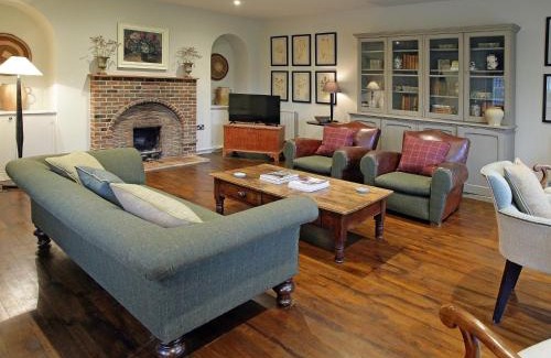 Alfriston House | Family-Friendly 3-Bedroom Retreat in Eastbourne