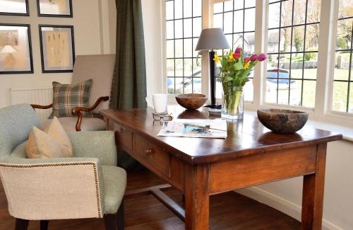 Alfriston House | Family-Friendly 3-Bedroom Retreat in Eastbourne