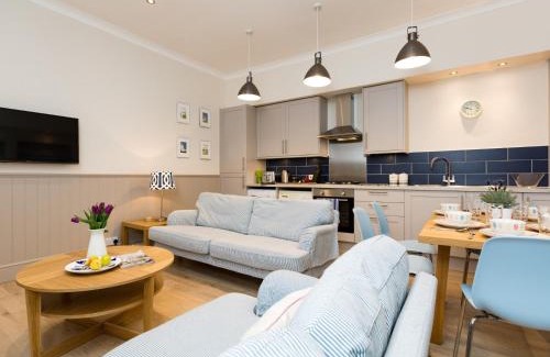 Eastbourne House | 3 Bed in Eastbourne EHC38