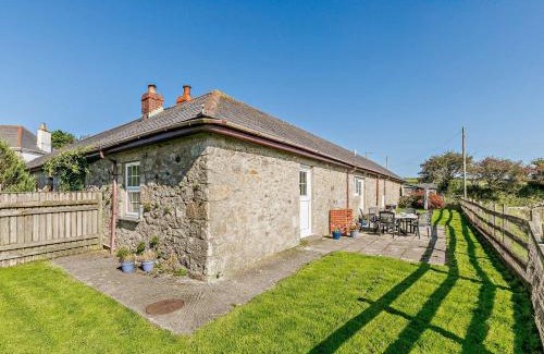 Helford Passage House | Family-Friendly 3 Bed Retreat in Falmouth with Hot Tub