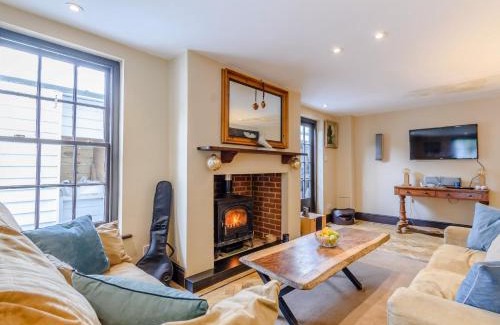 Faversham House | Pet-Friendly 3-Bedroom Retreat in Faversham