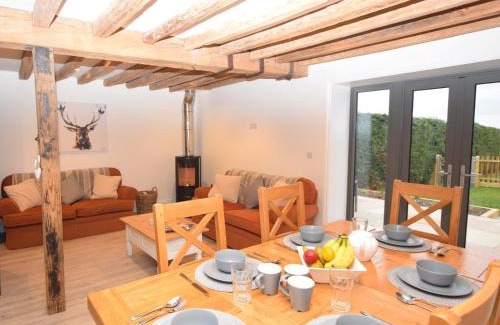 Woodfalls House | Family-Friendly 3-Bedroom Retreat in Fordingbridge