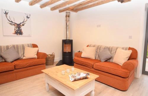Woodfalls House | Family-Friendly 3-Bedroom Retreat in Fordingbridge