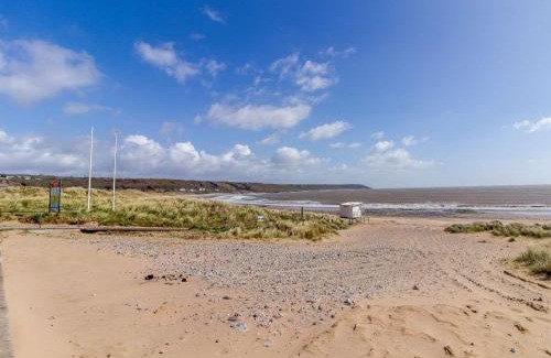 Port-Eynon House | Family-Friendly 3-Bed Retreat in Gower - Pet Welcoming