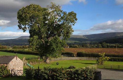 Llyswen House | Family-Friendly 3 Bed Retreat in Hay on Wye