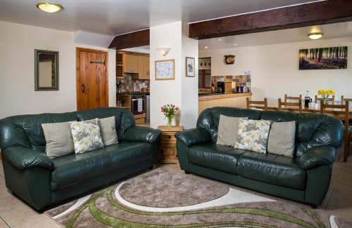 Llyswen House | Family-Friendly 3 Bed Retreat in Hay on Wye