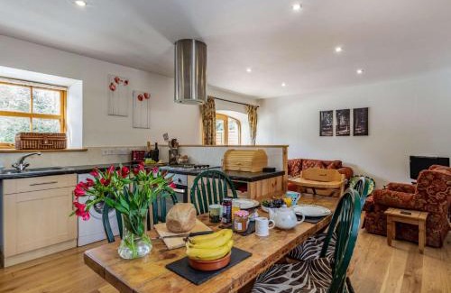 Huntly House | Pet and Child Friendly 3-Bed Retreat in Huntly