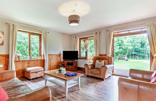 Little Marcle House | Top-Rated 3-Bedroom Retreat in Ledbury with Pool & Hot Tub
