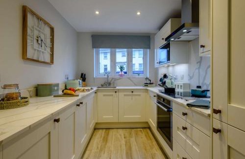 West Lulworth House | Spacious 3-Bedroom Retreat in Lulworth Cove