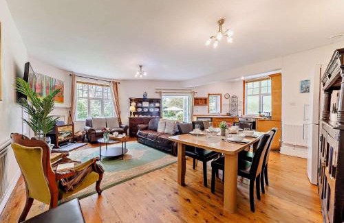 Machynlleth House | Comfortable 3-Bed Accommodation in Machynlleth
