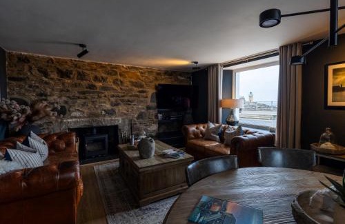 Portpatrick House | Family-Friendly 3 Bed Retreat in Portpatrick with Hot Tub