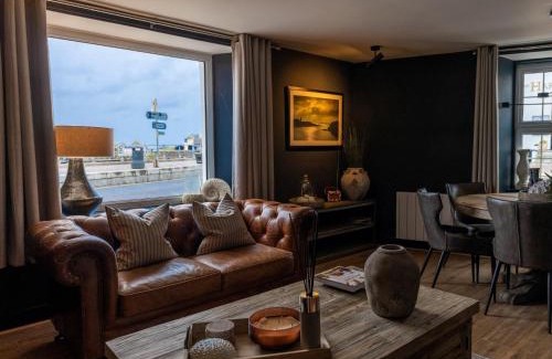 Portpatrick House | Family-Friendly 3 Bed Retreat in Portpatrick with Hot Tub