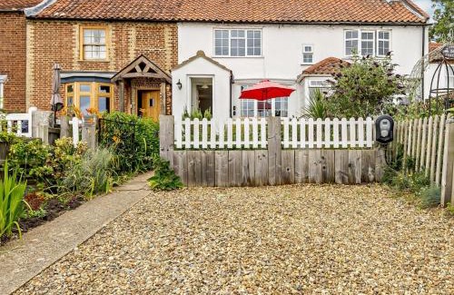 Reedham House | Cozy 3-Bedroom Retreat in Pet-Friendly Reedham