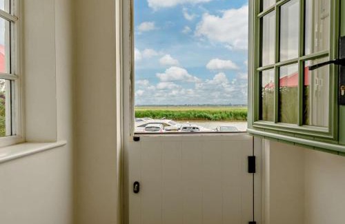 Reedham House | Cozy 3-Bedroom Retreat in Pet-Friendly Reedham
