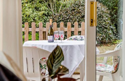 Ross-on-Wye House | Cozy 3-Bed Retreat in Ross-on-Wye - Pet Friendly & Accessible