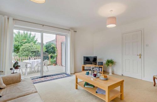 Ross-on-Wye House | Cozy 3-Bed Retreat in Ross-on-Wye - Pet Friendly & Accessible