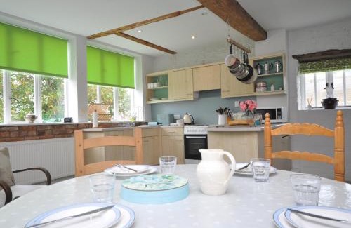 Ettington House | Comfortable 3-Bed Retreat in Stratford-upon-Avon