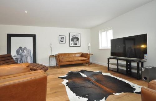 Tetbury Apartment | Family-Friendly 3 Bed Retreat in Tetbury, Perfect for Getaways