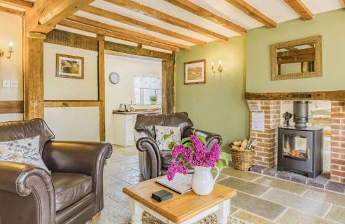 Upper Sapey House | Family-Friendly 3-Bed Retreat with Hot Tub in Worcester