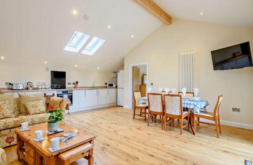 Worstead House | Family-Friendly 3-Bedroom Retreat in Wroxham