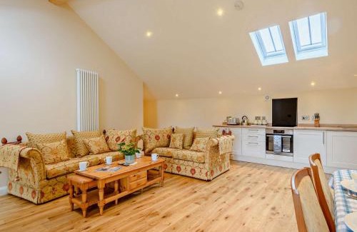 Worstead House | Family-Friendly 3-Bedroom Retreat in Wroxham