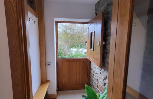 Sketty House | Unwind in a Cozy 3 Bed Cottage with Private Hot Tub
