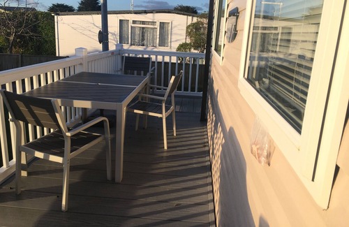 Christchurch Cabin | Cozy 3-Bed Mobile Home at Hoburne Park Christchurch