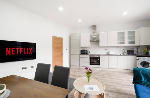 Harrow Apartment | Family-Friendly 3-Bed Penthouse in Harrow Centre