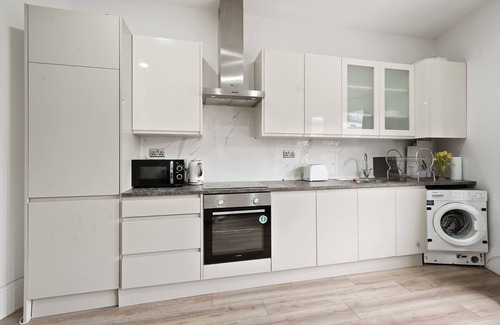 Harrow Apartment | Family-Friendly 3-Bed Penthouse in Harrow Centre