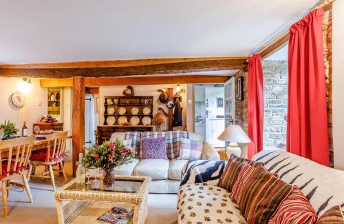 Chilcompton House | Family-Friendly 3-Bed Property in Bath - Pet Welcoming Stay