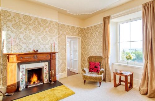 Hunspow House | Family-Friendly 3-Bed Property in Charming Castletown