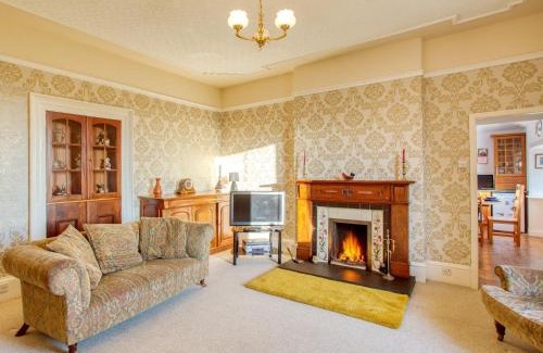 Hunspow House | Family-Friendly 3-Bed Property in Charming Castletown