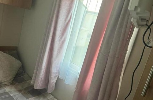 Clacton-on-Sea Apartment | Family-Friendly Seaside Haven Retreat in Clacton-on-Sea