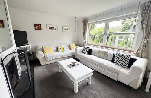 Marlow House | 3 Bed with parking ideal for families
