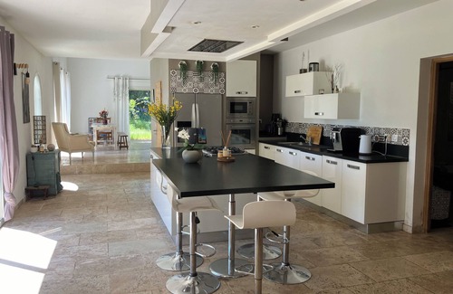 Saint-Laurent-La-Vernede House | Pet-Friendly Retreat with Pool & Kitchen Amenities