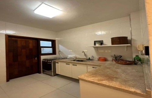 Saco da Ribeira House | 3-bedroom house in charming Saco da Ribeira Ubatuba with AC, WiFi, front water