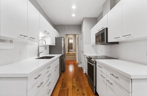 North Cat Mountain Condo | Bright 3 Bedroom Condo with Lake View and Breakfast Options