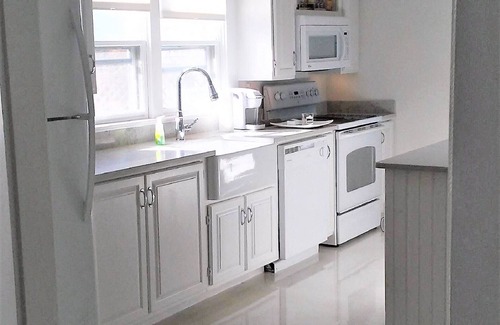 Nantucket Town House | Ideal 3 Bedroom Retreat Steps from Main Street & Harbor