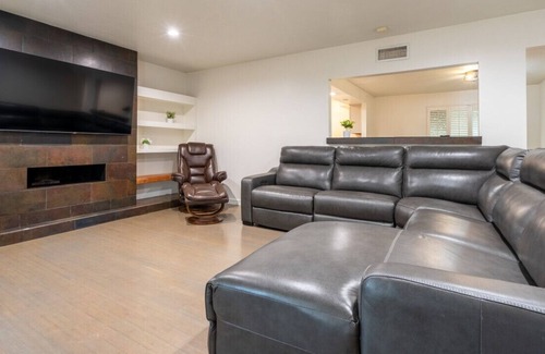 Bonita House | Inviting 3 Bedroom Retreat with Backyard and Family Amenities