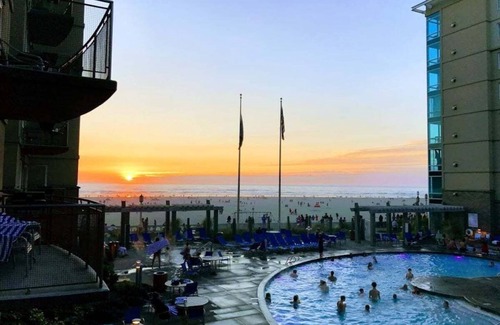 Seaside Condo | Beachfront 3 Bedroom Oasis with Pool and Spa Amenities