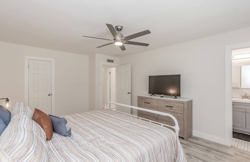 Coppell House | Spacious 3 Bedroom Retreat with Child-Friendly Amenities