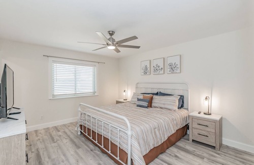 Coppell House | Spacious 3 Bedroom Retreat with Child-Friendly Amenities