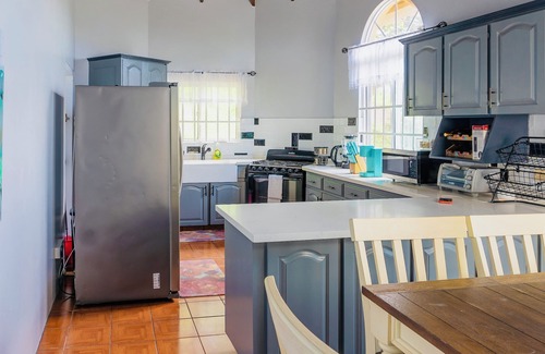 St. George's Villa | Oceanview Suites: Pet-Friendly Retreat with Complimentary SUV
